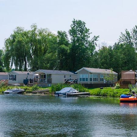 Woodland Estate Resort Campbellford Extérieur photo