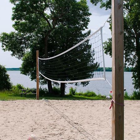 Woodland Estate Resort Campbellford Extérieur photo