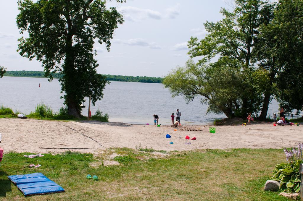 Woodland Estate Resort Campbellford Extérieur photo